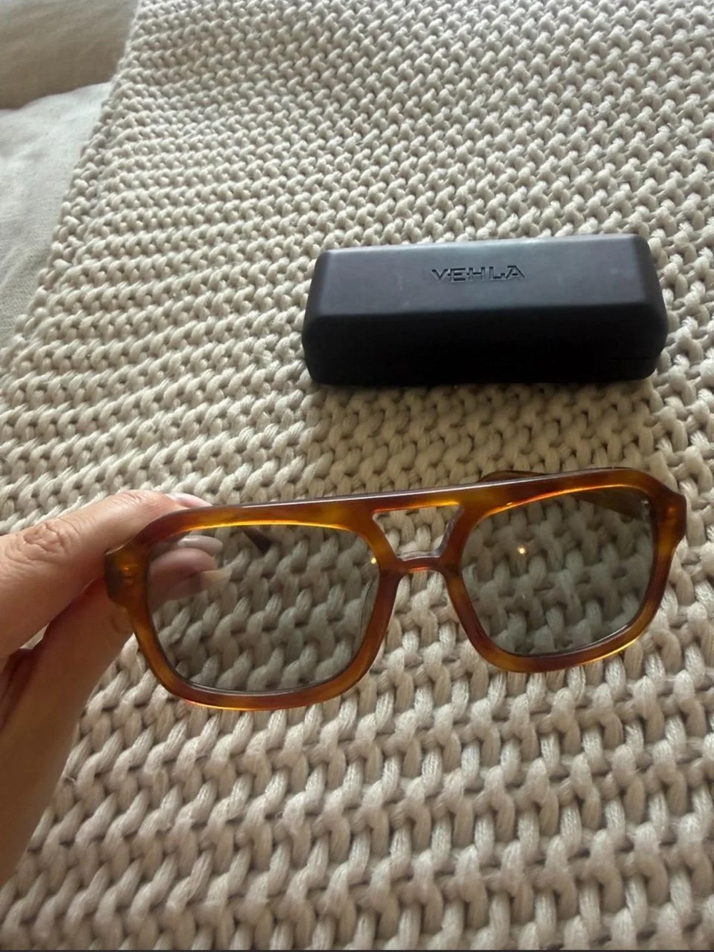 VEHLA Dixie Tort/Graphite sunglasses